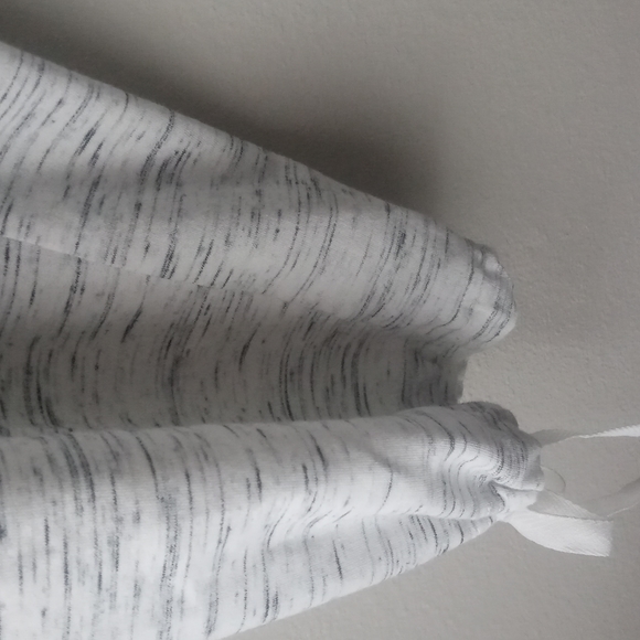 Bobbie Brooks Capri - Picture 7 of 10